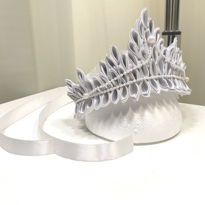 Fehér - Ezüst Tiara, fejdísz, fejpánt  - esküvő - hajdísz - fejkoszorú - Meska.hu