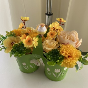 Sárga tavaszi kaspó madárkával- lepkével  asztaldísz, Otthon & Lakás, Dekoráció, Virágdísz és tartó, Csokor & Virágdísz, Virágkötés, MESKA