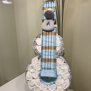 Gitár pelenkatorta, 4-8 kg pelenkatorony, babaváró csomag - játék & sport - babalátogató ajándékcsomag - Meska.hu