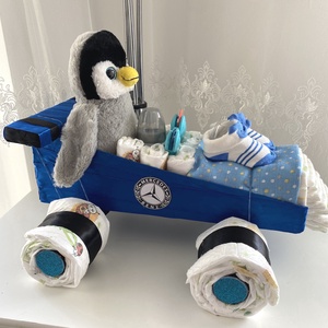 Pingvin autó pelenkatorta, 2-5 kg pelenkatorony, babaváró csomag - játék & sport - babalátogató ajándékcsomag - Meska.hu