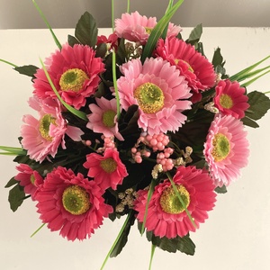 Gerbera csokor fém kaspóban - otthon & életmód - dekoráció - virágdísz és tartó - virágbox, virágdoboz - Meska.hu