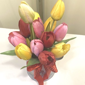 Tavaszi tulipán locsolóban, virágbox, Otthon & Lakás, Dekoráció, Virágdísz és tartó, Virágbox, virágdoboz, Virágkötés, MESKA