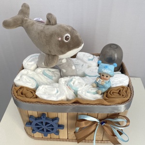 Kis bálna baba box, pelenkatorta, 4-8 kg pelenkatorony, babaváró csomag - ékszer - gyűrű - gyöngyös gyűrű - Meska.hu