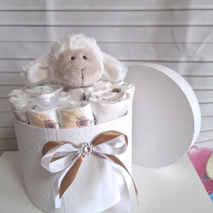 Bárány bölcső pelenkata 2-5 kg, pelenkatorony, babaváró csomag - játék & sport - babalátogató ajándékcsomag - Meska.hu