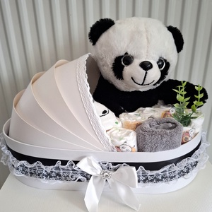 Panda maci bölcső pelenkatorta 2-5 kg, pelenkatorony, babaváró csomag - játék & sport - babalátogató ajándékcsomag - Meska.hu
