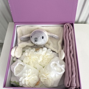 Bárányka pelenkatorta, 2-5 kg pelenkatorony, babaváró csomag - játék & sport - babalátogató ajándékcsomag - Meska.hu