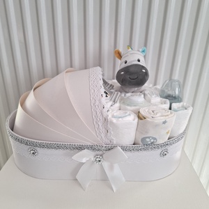 Kis zebra bölcső pelenkatorta 4-8 kg, pelenkatorony, babaváró csomag - játék & sport - babalátogató ajándékcsomag - Meska.hu