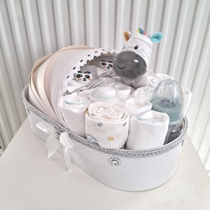 Kis zebra bölcső pelenkatorta 4-8 kg, pelenkatorony, babaváró csomag - játék & sport - babalátogató ajándékcsomag - Meska.hu