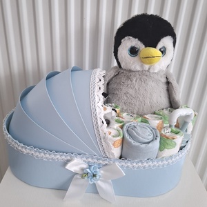 Pingvin bölcső pelenkatorta 3-6 kg, pelenkatorony, babaváró csomag - játék & sport - babalátogató ajándékcsomag - Meska.hu