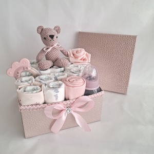 Kis mackó pelenkatorta, 2-5 kg pelenkatorony, babaváró csomag - baba - mama - babalátogató ajándékcsomag - Meska.hu