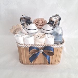 Kis cipő baba box, pelenkatorta 4-8kg pelenkatorony, babaváró csomag - játék & sport - babalátogató ajándékcsomag - Meska.hu