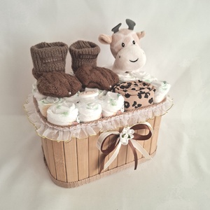 Tipegő kis tehén box, pelenkatorta,2-5 kg pelenkatorony, babaváró csomag - játék & sport - babalátogató ajándékcsomag - Meska.hu