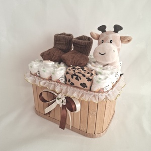 Tipegő kis tehén box, pelenkatorta,2-5 kg pelenkatorony, babaváró csomag - játék & sport - babalátogató ajándékcsomag - Meska.hu