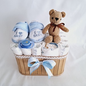 Tipegő mackó pelenkatorony, pelenkatorta babaváró csomag 2-5kg - játék & sport - babalátogató ajándékcsomag - Meska.hu