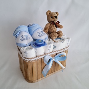 Tipegő mackó pelenkatorony, pelenkatorta babaváró csomag 2-5kg - játék & sport - babalátogató ajándékcsomag - Meska.hu
