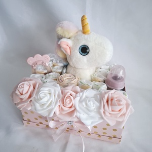 Egyszarvú baba box,  pelenkatorta 2-5 kg, pelenka doboz, babaváró csomag - játék & sport - babalátogató ajándékcsomag - Meska.hu
