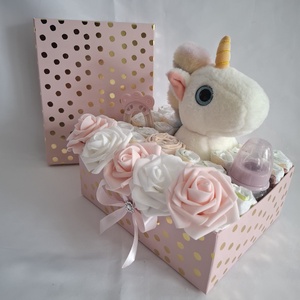 Egyszarvú baba box,  pelenkatorta 2-5 kg, pelenka doboz, babaváró csomag - játék & sport - babalátogató ajándékcsomag - Meska.hu