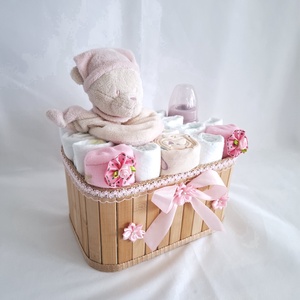 Kis mackó bababox, pelenkatorta, 4-8kg pelenkatorony, babaváró csomag - játék & sport - babalátogató ajándékcsomag - Meska.hu