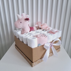 Egyszarvú baba box,pelenkatorta  4-8 kg pelenka doboz, babaváró csomag - játék & sport - babalátogató ajándékcsomag - Meska.hu