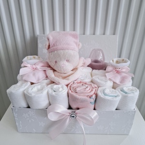 Maci baba box,pelenkatorta  4-8 kg pelenka doboz, babaváró csomag - játék & sport - babalátogató ajándékcsomag - Meska.hu