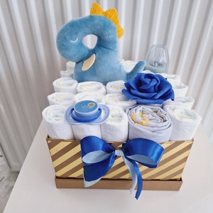 Dino baba box,pelenkatorta  2-5 kg pelenka doboz, babaváró csomag - játék & sport - babalátogató ajándékcsomag - Meska.hu
