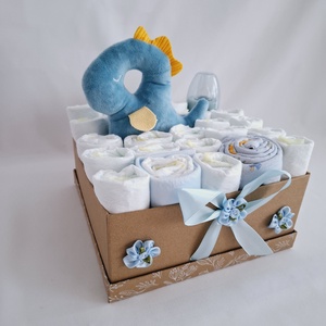 Dino baba box,pelenkatorta  4-8 kg pelenka doboz, babaváró csomag - játék & sport - babalátogató ajándékcsomag - Meska.hu