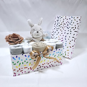 Nyuszi tipegő baba box, pelenkatorta  2-5 kg pelenka doboz, babaváró csomag - játék & sport - babalátogató ajándékcsomag - Meska.hu