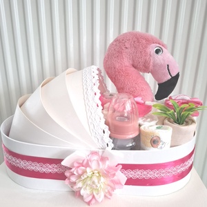 Flamingó bölcső pelenkatorta 2-5 kg, pelenkatorony, babaváró csomag - játék & sport - babalátogató ajándékcsomag - Meska.hu