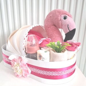 Flamingó bölcső pelenkatorta 2-5 kg, pelenkatorony, babaváró csomag - játék & sport - babalátogató ajándékcsomag - Meska.hu