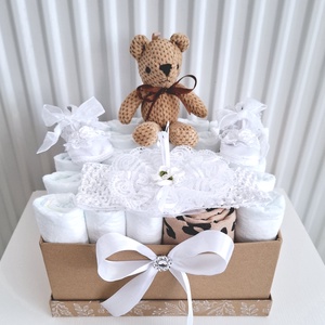 Maci baba box,pelenkatorta  4-8 kg pelenka doboz, babaváró csomag - játék & sport - babalátogató ajándékcsomag - Meska.hu