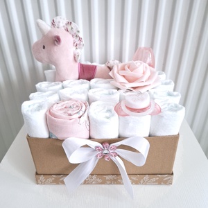Egyszarvú baba box,pelenkatorta  4-8 kg pelenka doboz, babaváró csomag - játék & sport - babalátogató ajándékcsomag - Meska.hu