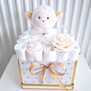Bárányka baba box, pelenkatorta  4-8 kg pelenka doboz, babaváró csomag, kelengye - játék & sport - babalátogató ajándékcsomag - Meska.hu