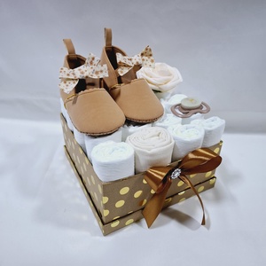 Tipegő baba box, pelenkatorta  4-8 kg pelenka doboz, babaváró csomag, kelengye - játék & sport - babalátogató ajándékcsomag - Meska.hu