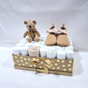 Tipegő  maci baba box, pelenkatorta  2-5 kg pelenka doboz, babaváró csomag, kelengye - játék & sport - babalátogató ajándékcsomag - Meska.hu