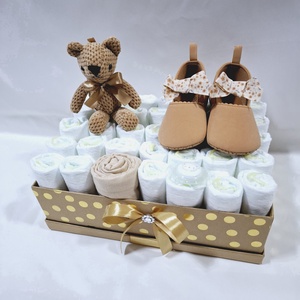 Tipegő  maci baba box, pelenkatorta  2-5 kg pelenka doboz, babaváró csomag, kelengye - játék & sport - babalátogató ajándékcsomag - Meska.hu