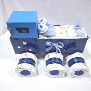 Kamion  pelenkatorta, 2-5 kg pelenkatorony, babaváró csomag, kelengye - baba - mama - pelenkázó, babafürdető kellékek - pelenkatorta - Meska.hu