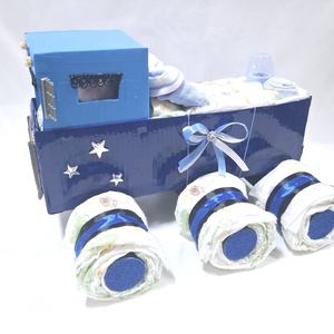 Kamion  pelenkatorta, 2-5 kg pelenkatorony, babaváró csomag, kelengye - baba - mama - pelenkázó, babafürdető kellékek - pelenkatorta - Meska.hu