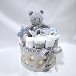 Maci baba box cumilánccal, pelenkatorta 4-8 kg pelenkatorony, babaváró csomag, kelengye - játék & sport - babalátogató ajándékcsomag - Meska.hu