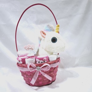 Egyszarvú pelenkatorta , 4-8 kg pelenkatorony, babaváró csomag, kelengye - játék & sport - babalátogató ajándékcsomag - Meska.hu
