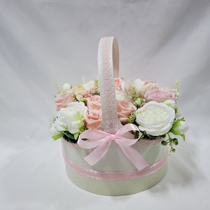 Ünnepi virágcsokor, virágdoboz, örökcsokor, kézicsokor, ajándék (édességgel) - otthon & életmód - dekoráció - virágdísz és tartó - csokor & virágdísz - Meska.hu Ünnepi virágcsokor, virágdoboz, örökcsokor, kézicsokor, ajándék (édességgel) - otthon & életmód - dekoráció - virágdísz és tartó - csokor & virágdísz - Meska.hu