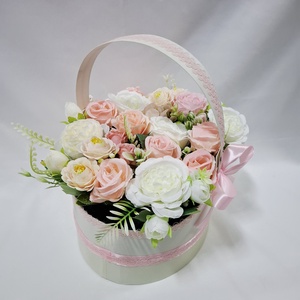 Ünnepi virágcsokor, virágdoboz, örökcsokor, kézicsokor, ajándék (édességgel) - otthon & életmód - dekoráció - virágdísz és tartó - csokor & virágdísz - Meska.hu Ünnepi virágcsokor, virágdoboz, örökcsokor, kézicsokor, ajándék (édességgel) - otthon & életmód - dekoráció - virágdísz és tartó - csokor & virágdísz - Meska.hu