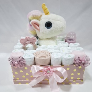 Egyszarvú baba box,  pelenkatorta 2-5 kg, pelenka doboz, babaváró csomag, kelengye, Játék & Sport, Babalátogató ajándékcsomag, Mindenmás, MESKA