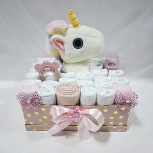 Egyszarvú baba box,  pelenkatorta 2-5 kg, pelenka doboz, babaváró csomag, kelengye - játék & sport - babalátogató ajándékcsomag - Meska.hu