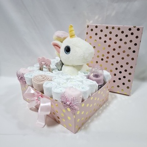 Egyszarvú baba box,  pelenkatorta 2-5 kg, pelenka doboz, babaváró csomag, kelengye - játék & sport - babalátogató ajándékcsomag - Meska.hu