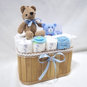 Kis macik pelenkatorony, pelenkatorta babaváró csomag 2-5 kg, kelengye - játék & sport - babalátogató ajándékcsomag - Meska.hu