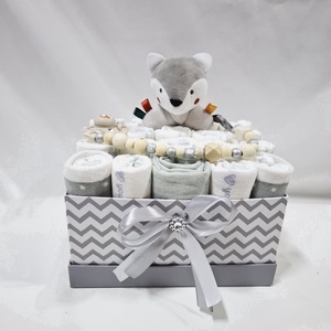 Róka baba box cumilánccal pelenkatorta 2-5 kg, pelenka doboz, babaváró csomag, kelengye - Meska.hu
