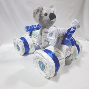 Panda maci Quad  autó pelenkatorta, 4-8 kg pelenkatorony, babaváró csomag, kelengye - játék & sport - babalátogató ajándékcsomag - Meska.hu