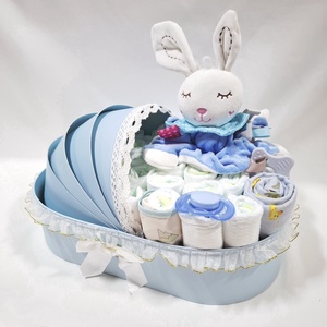 Nyuszi bölcső pelenkatorta 2-5 kg, pelenkatorony, babaváró csomag, kelengye - játék & sport - babalátogató ajándékcsomag - Meska.hu