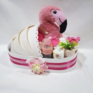 Flamingó bölcső pelenkatorta 2-5 kg, pelenkatorony, babaváró csomag, kelengye - játék & sport - babalátogató ajándékcsomag - Meska.hu