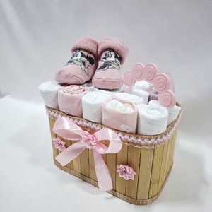 Tipegő Minnie baba box, pelenkatorta 4-8 kg pelenkatorony, babaváró csomag, kelengye - játék & sport - babalátogató ajándékcsomag - Meska.hu